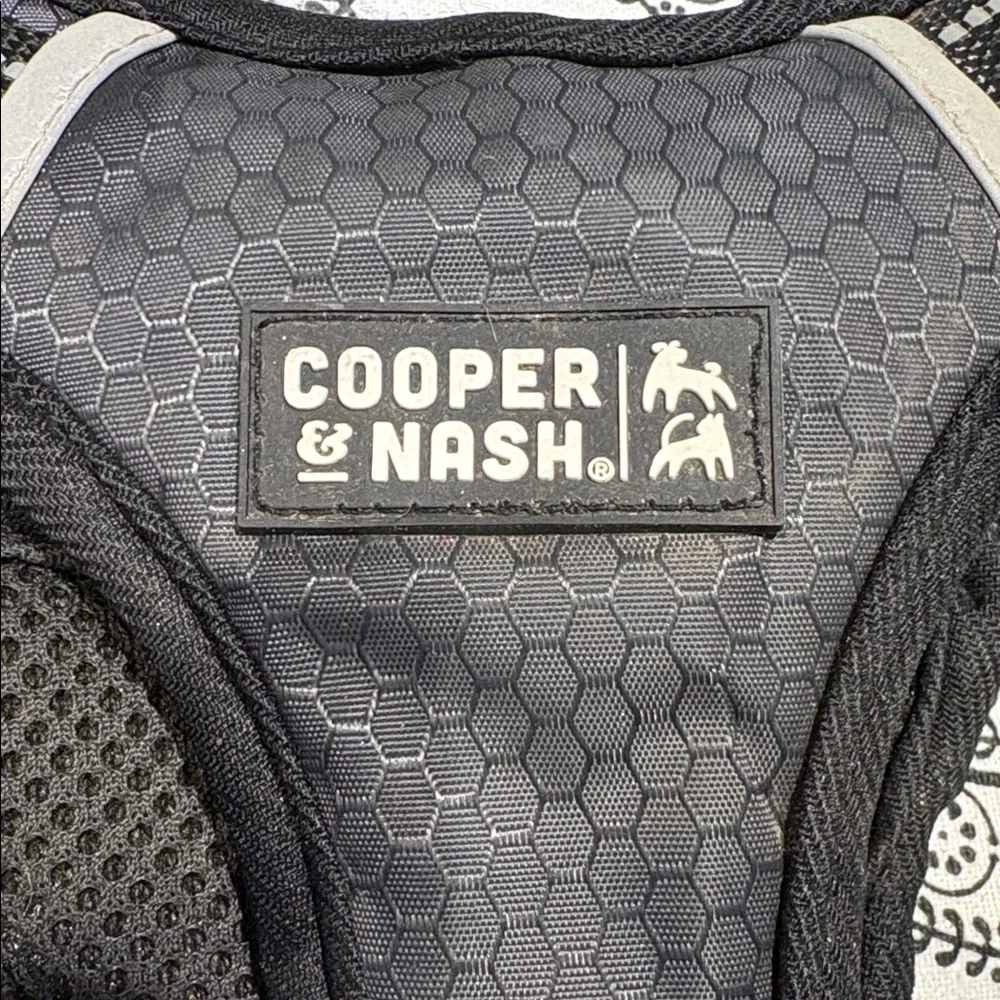 Cooper & Nash Reflective Black Dog Harness Sz S